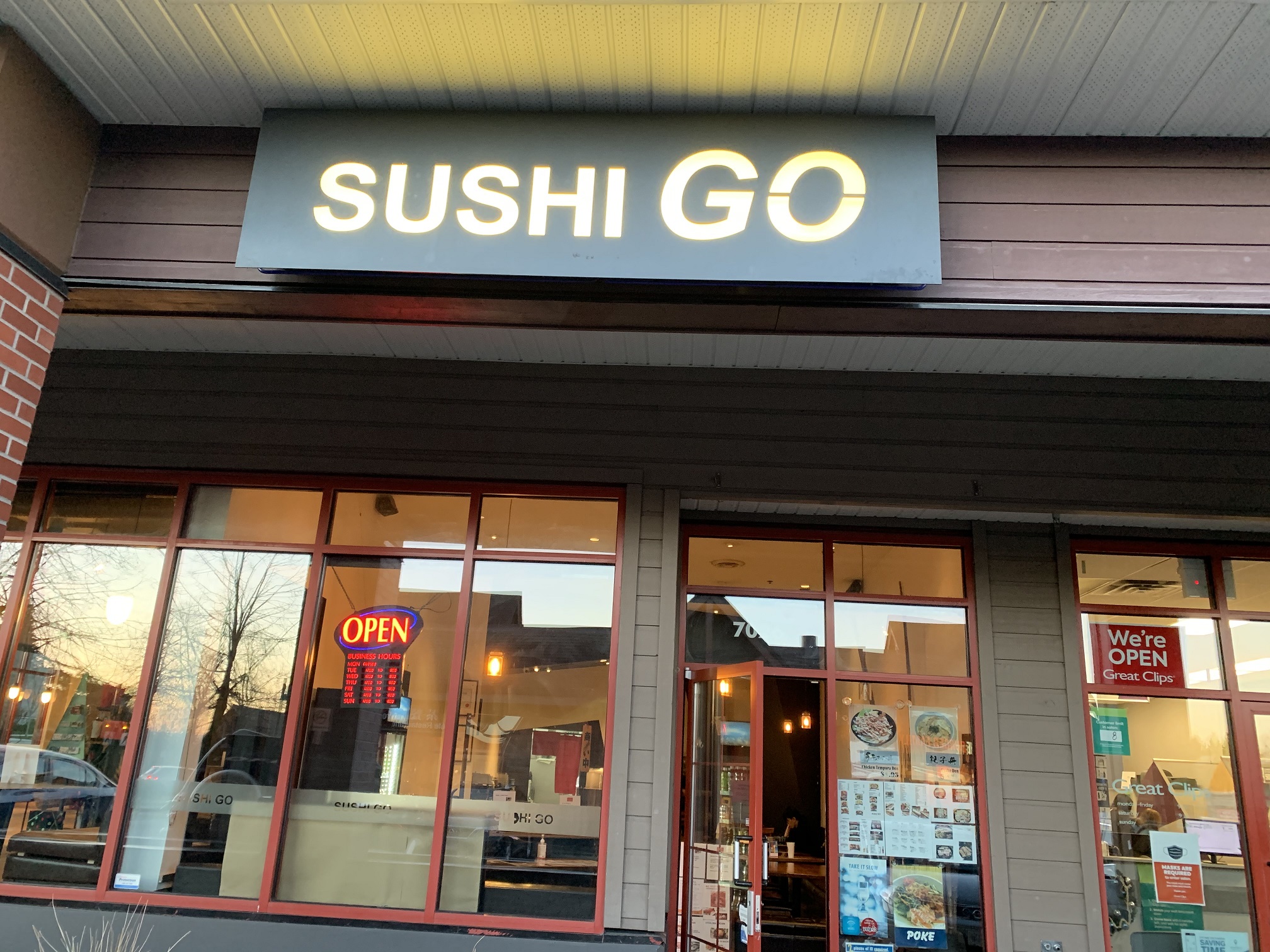 キッチンスタッフ大募集!【ワークサポート相談可】 - SUSHI Go E54&Kerr Title image