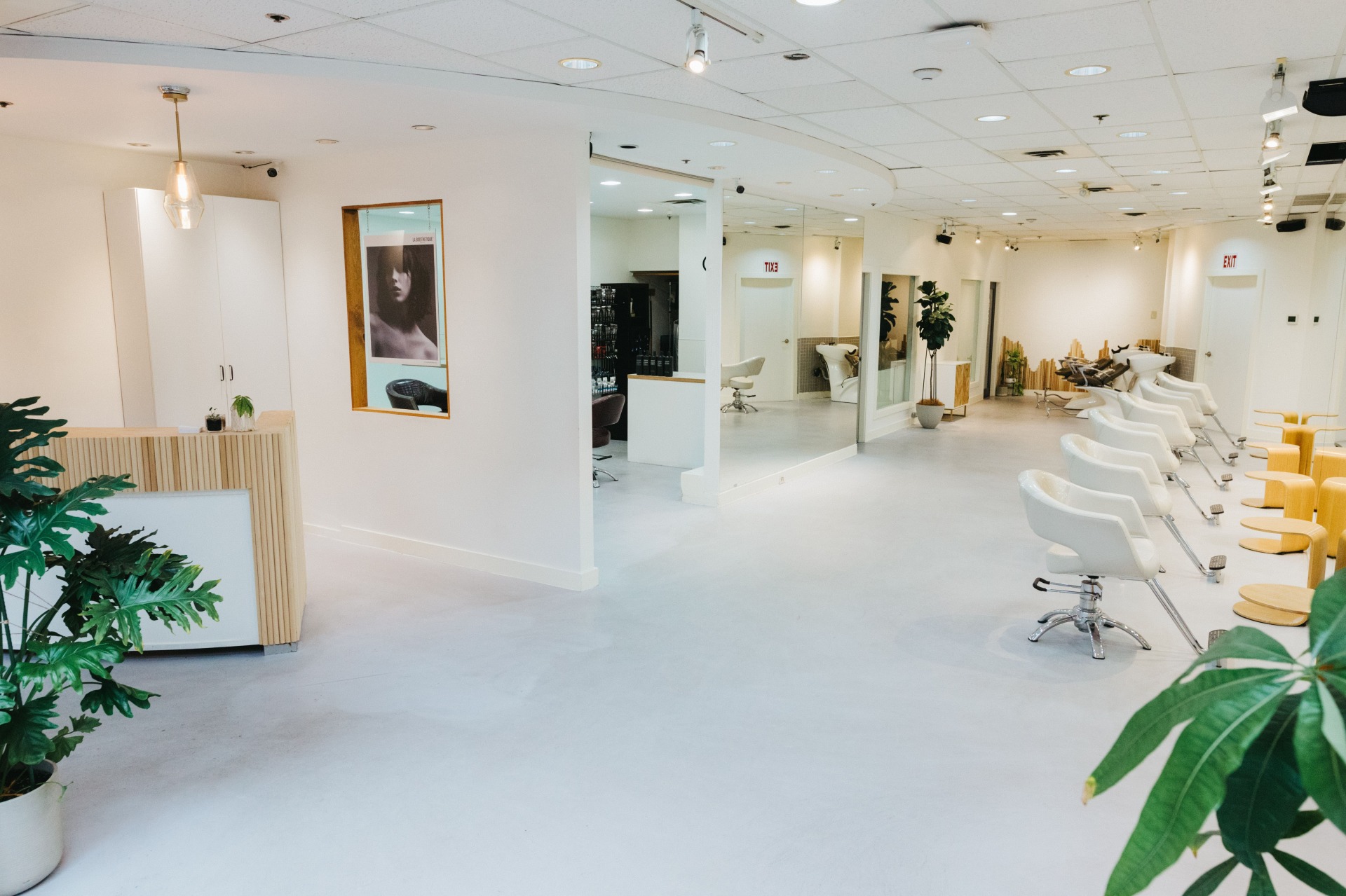 ヘアスタイリスト 募集 - Salon esprit イメージ画像
