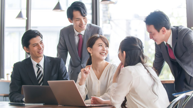 採用アシスタント業務/正社員/フルリモート/日本企業の採用業務のサポート - SPARK CORPORATE RECRUITMENT CONSULTING INC イメージ画像