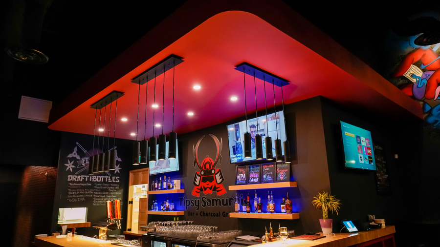 【Regina, Saskatchewan】サーバー、フロントマネージャー候補募集中！ - Tipsy Samurai Bar + Charcoal Grill イメージ画像